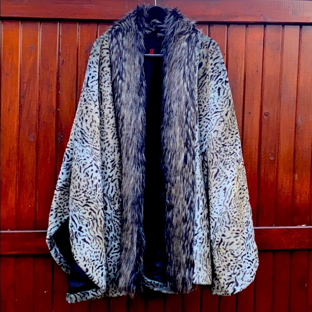 Adrienne Landau Cape